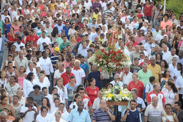 Procissão em homenagem a São Thomaz de Cantuária (Foto: Aristeu Chagas)