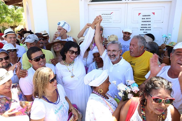 Prefeito se irrita com ‘falhas técnicas’ durante seu discurso e manda recado para indecisos