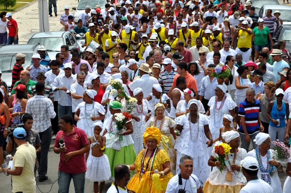 Baianas animam cortejo da Lavagem de Monte Gordo