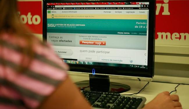 A consulta pode ser feita por instituição, por cidade ou por curso (Foto: Joá Souza | Ag. A TARDE)