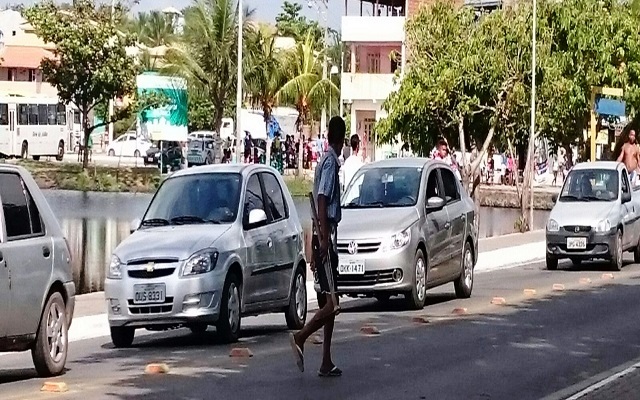 Irmãos com deficiência mental causam transtornos e prejuízos em Jauá