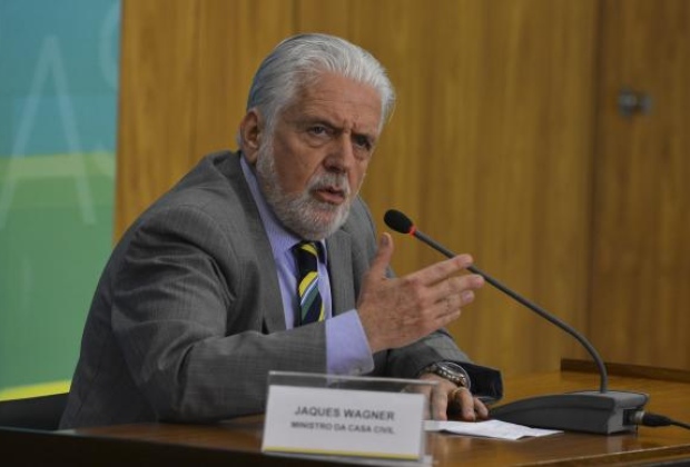 O ministro Jaques Wagner disse que PT errou ao não fazer reforma política O ministro Jaques Wagner disse que PT errou ao não fazer reforma política