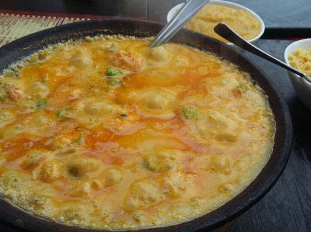 A moqueca de peixe e camarão tem sabor inigualável A moqueca de peixe e camarão tem sabor inigualável
