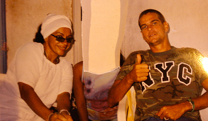 Vizinha diz que Salomé era mãe de santo do ex-BBB Adriano (Foto: Mila Cordeiro l Ag. A TARDE)