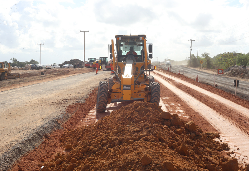 Obra de duplicação da Estrada da Cetrel está a todo vapor (Foto: Adeilson Carvalho)