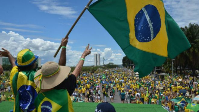Protesto de Brasília reuniu estimadas 100 mil pessoas (Foto: Ag Brasil) Protesto de Brasília reuniu estimadas 100 mil pessoas (Foto: Ag Brasil)