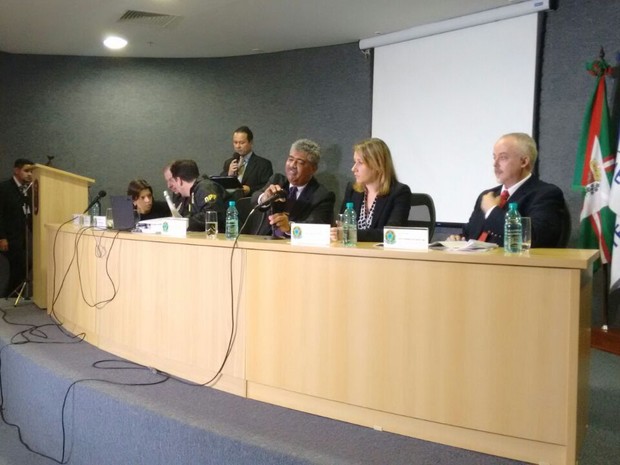 Coletiva da Polícia Federal e do Ministério Público Federal sobre a 26ª fase da Operação Lava Jato (Foto: Adriana Justi/G1)