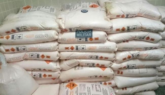 Presa alegou à polícia que os materiais pertencem ao irmão, conhecido como José Baiano (Foto: Divulgação | PM BA)
