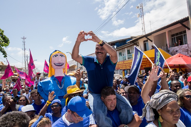 O vereador Elinaldo fechoou o desfile político/religioso
