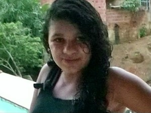 Kaylane bateu a cabeça em um poste ao cumprimentar amiga (Foto: Reprodução/ TV Gazeta)