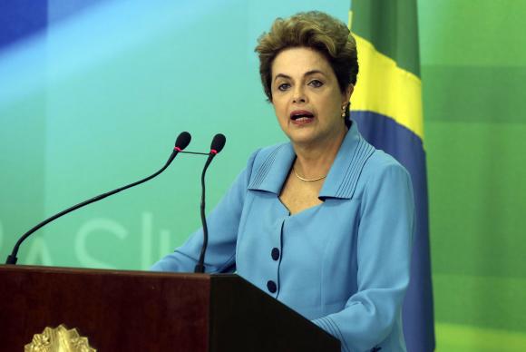 Em declaração à imprensa, a presidenta Dilma disse que ficou indignada com a aprovação da abertura do processo de impeachment (Foto: Valter Campanato/Agência Brasil)
