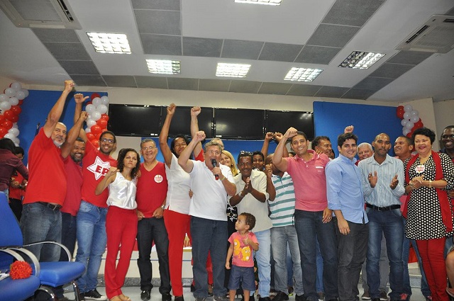 Caetano comemora novas filiações 