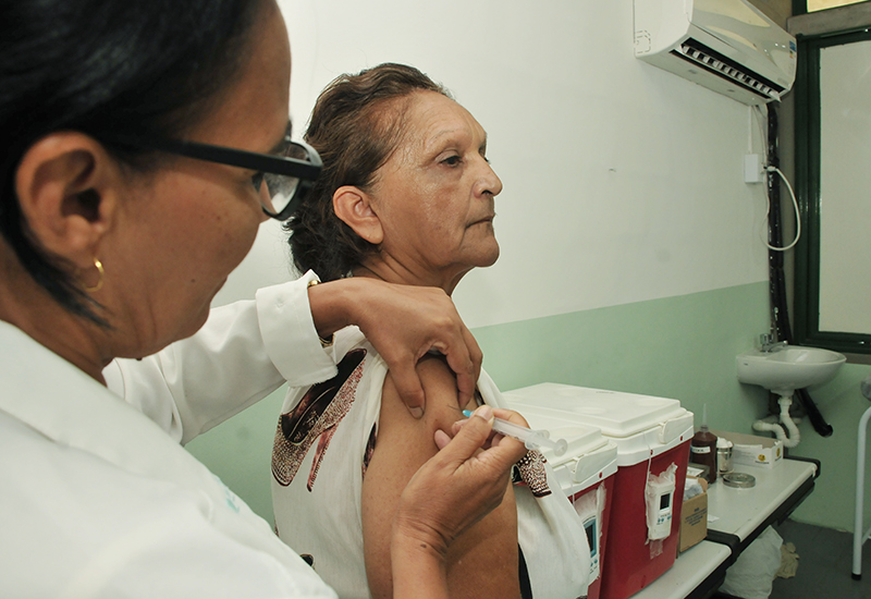 Dia D de vacinação contra gripe acontece dia 30 de abril (Foto: Agnaldo Silva)