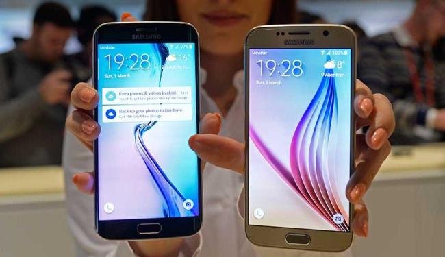 O celular para navegar na rede era usado em 80,4% das casas com acesso à internet (Foto: Manu Fernandez | AP Photo)