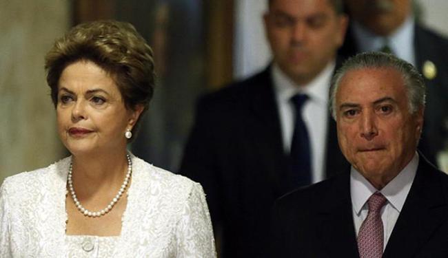 Conversa entre presidente e seu vice não contorna mal-estar entre as duas principais lideranças (Foto: Eraldo Peres l AP Photo)