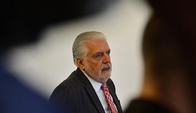 Wagner reconhece que resultado foi apertado, mas mantém esperança por vitória no Planalto (Foto: Antônio Cruz l Agência Brasil)