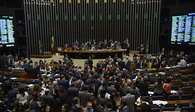 No âmbito nacional, a maioria dos parlamentares disseram que são favoráveis ao processo contra Dilma (Foto: Fabio Rodrigues Pozzebom l Agência Brasil)