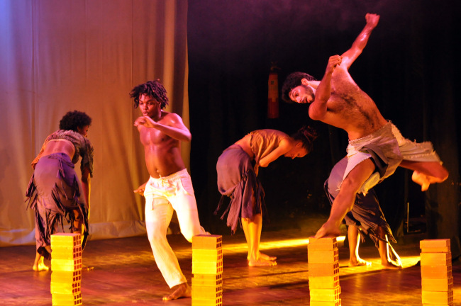 No palco do Teatro Cidade do Saber, o projeto vai levar uma mostra representativa da diversidade em produção de dança na Bahia