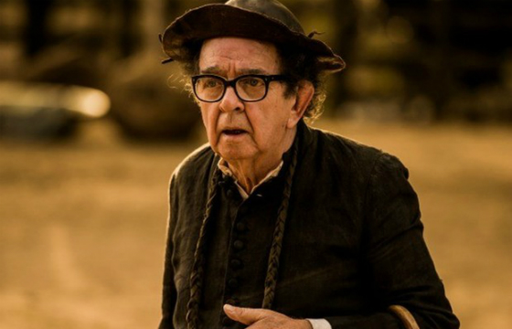Ator Umberto Magnani interpreta o padre Romão na novela Velho Chico (Foto: Globo / Caiuá Franco)