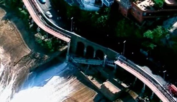 Trecho da ciclovia desabou nesta quinta-feira (Foto: Reprodução)