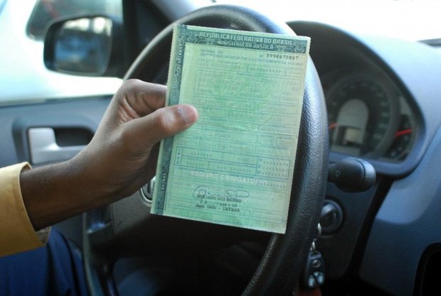 Motoristas com CNH que venceram ou estão por vencer precisam comprovar que não consumiram drogas ilícitas nos últimos 90 dias Motoristas com CNH que venceram ou estão por vencer precisam comprovar que não consumiram drogas ilícitas nos últimos 90 dias