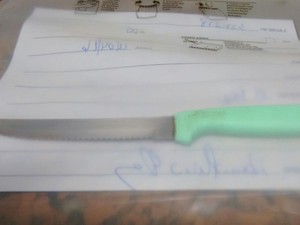 Faca usada pela mulher no homicídio (Foto: Valter Marins/Piracicaba em alerta)
