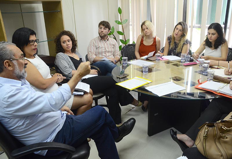 Prefeito e secretários reúne com estudantes da FGV (Foto: Aristeu Chagas)