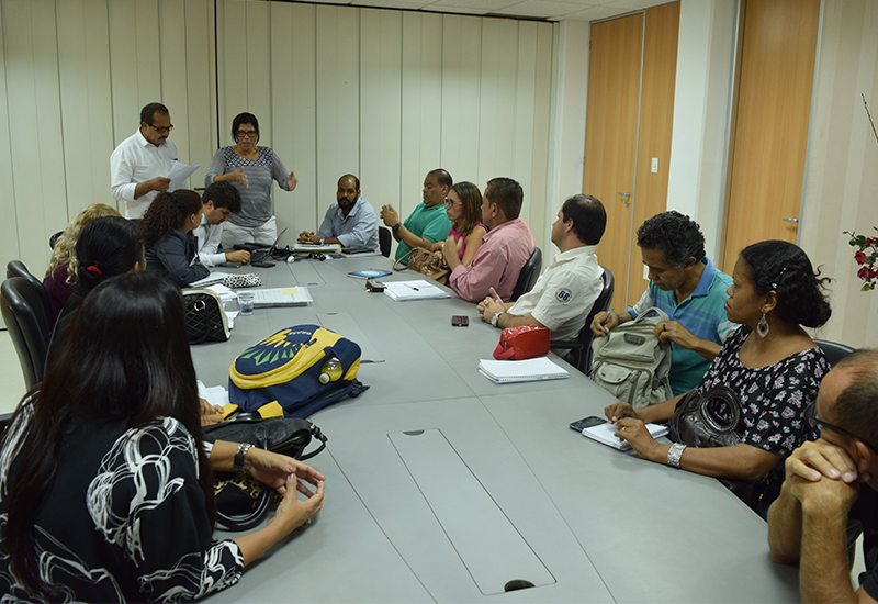 Governo discute reajuste salarial com servidores municipais (Foto: Adeilson Carvalho)