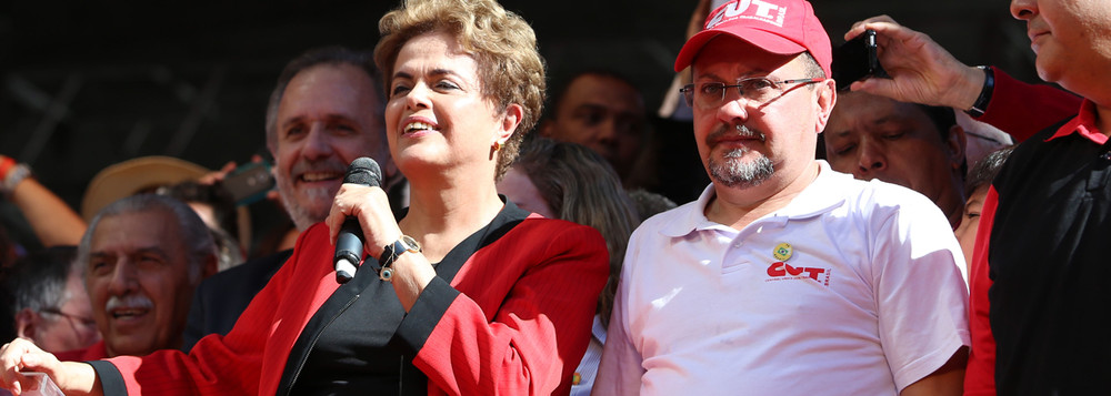 Dilma e grande parte de seus ministros defendem a ideia da eleição, mas não contam com o consenso dos movimentos sociais