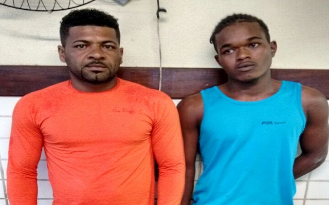 Volfran Souza de Jesus, 36 anos e Marivaldo Batista dos Santos, 20 anos, foram presos por prática de tráfico de drogas