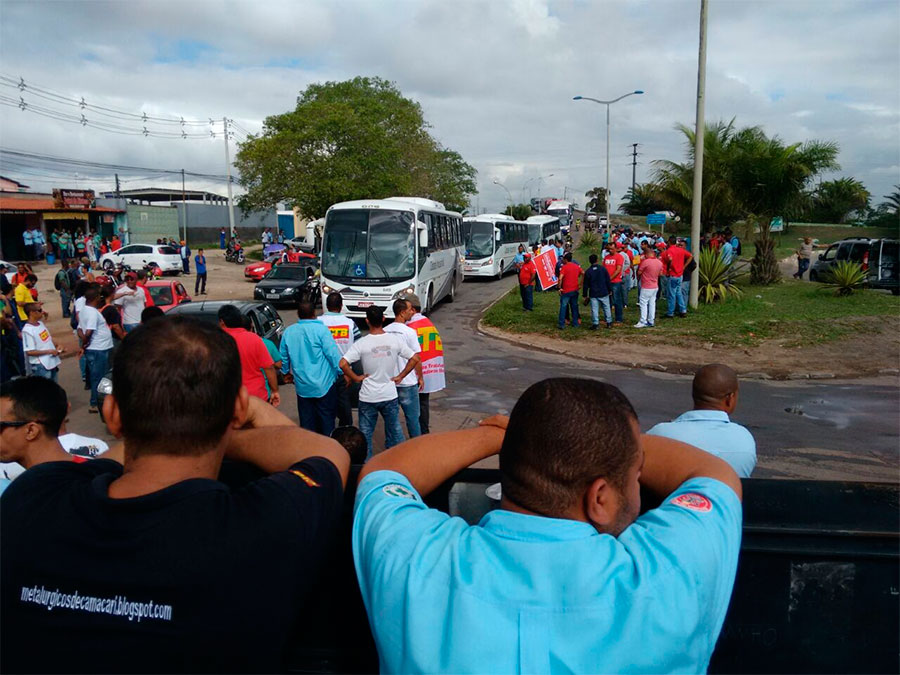 Manifestações causam manhã de caos em Camaçari (Foto: Edilson Lima | Ag. A TARDE)