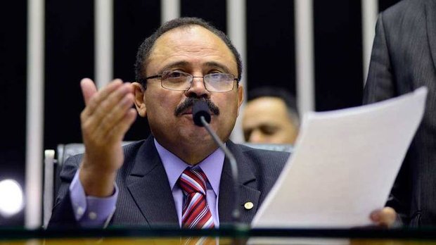 Os pagamentos, realizados entre fevereiro de 2014 e dezembro de 2015, somaram R$ 368 mil Os pagamentos, realizados entre fevereiro de 2014 e dezembro de 2015, somaram R$ 368 mil