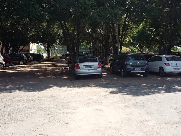 Estacionamento onde o casal foi flagrado no ato sexual por um guarda (Foto: Divulgação)