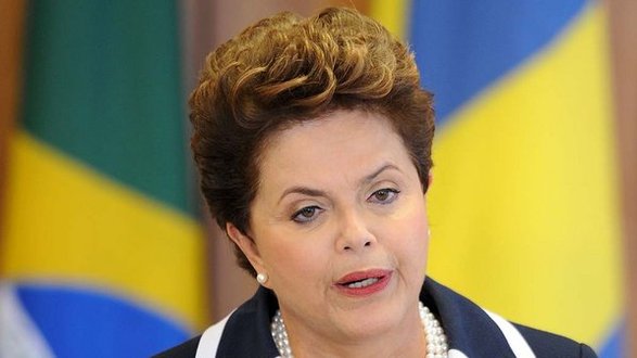 Segundo Anastasia, o prazo de 20 dias dado a Dilma para apresentação de uma nova defesa prévia termina no dia 1º de junho (Foto: AFP)