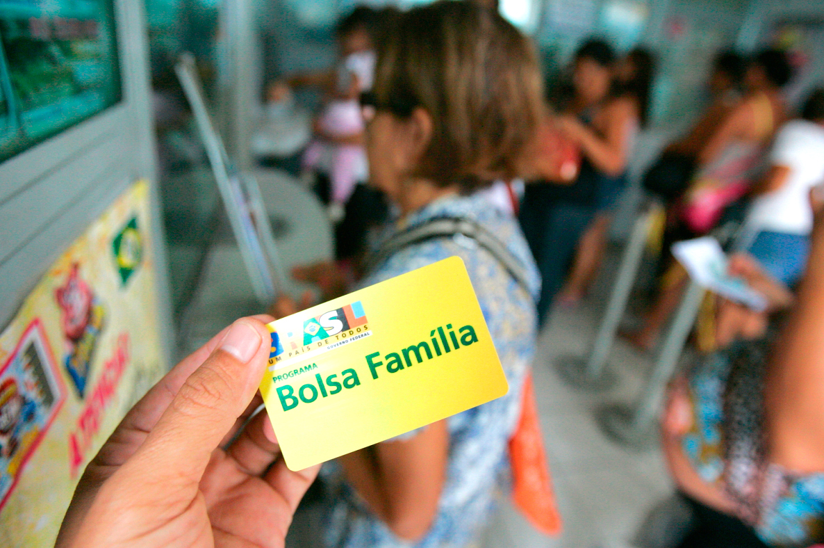 Apesar das fraudes, ministro Osmar Terra disse que não haverá cortes no programa Apesar das fraudes, ministro Osmar Terra disse que não haverá cortes no programa