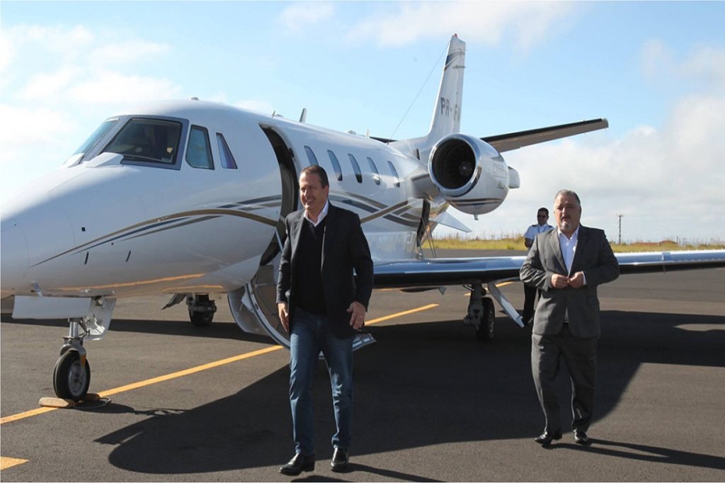 Avião de Eduardo Campos leva PF a caixa 2 de empreiteiras Avião de Eduardo Campos leva PF a caixa 2 de empreiteiras