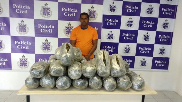 Sérgio foi autuado em flagrante por tráfico de drogas e já foi encaminhado para o sistema prisional