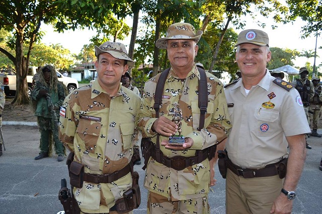 Durante o evento ex-comandantes, comandantes de unidades operacionais, policiais militares e personalidades civis parceiras foram homenageadas pelos relevantes serviços prestados à unidade (Foto: ASCOM/PMB)