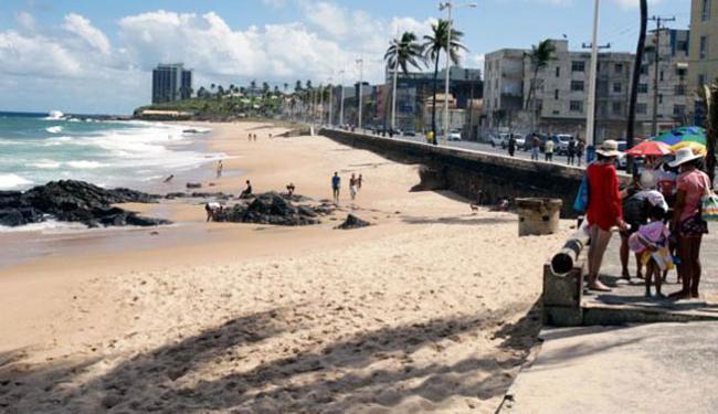Trecho da praia do Rio Vernelho foi considerada imprópria (Foto: Fernando Amorim l Ag. A TARDE)