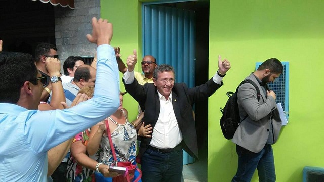 O pré-candidato Luiz Caetano (PT) estava confirmado para o debate 