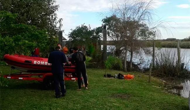 Menino e amigo pegaram barco para tentar achar pokémon, mas embarcação virou (Foto: Reprodução | Renato Dias | Correio do Imbé)