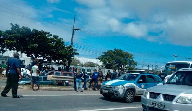 Crime aconteceu na região do Porto Seco Pirajá, por volta das 9h50 (Foto: Vado Alves | Ag. A TARDE)