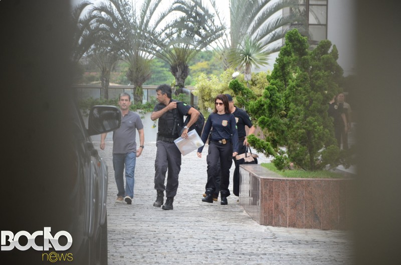 Na capital baiana, a polícia cumpriu mandados na casa do empresário na Mansão Terrazzo Imperiale, no Horto Florestal, e também no bairro do Stiep, onde fica a sede da construtora