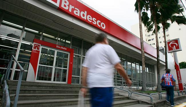 Com as agências fechadas, consumidores devem buscar os canais alternativos (Foto: Joá Souza | Ag. A TARDE)