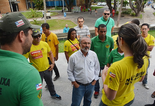 Prefeito Ademar conversa com agentes operacionais da STT ( Foto: Agnaldo Silva )