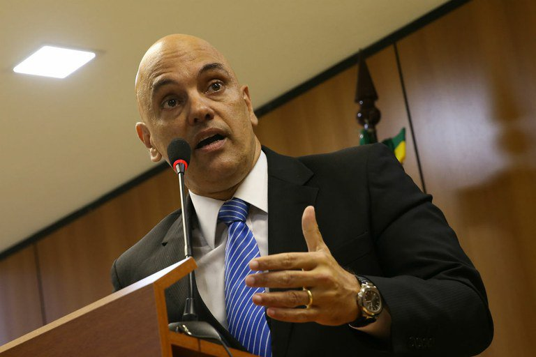 Alexandre de Moraes antecipa operação durante ato de campanha para o PSDB e desperta a ira de Temer Alexandre de Moraes antecipa operação durante ato de campanha para o PSDB e desperta a ira de Temer