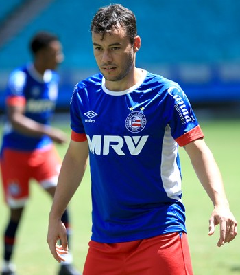 Renato Cajá pede apoio da torcida do Bahia (Foto: Felipe Oliveira/EC Bahia/Divulgação) Renato Cajá pede apoio da torcida do Bahia (Foto: Felipe Oliveira/EC Bahia/Divulgação)