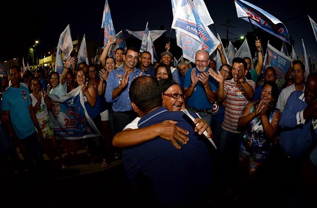 Elinaldo e seu time azul fecharam o desfile (Foto: Reprodução)
