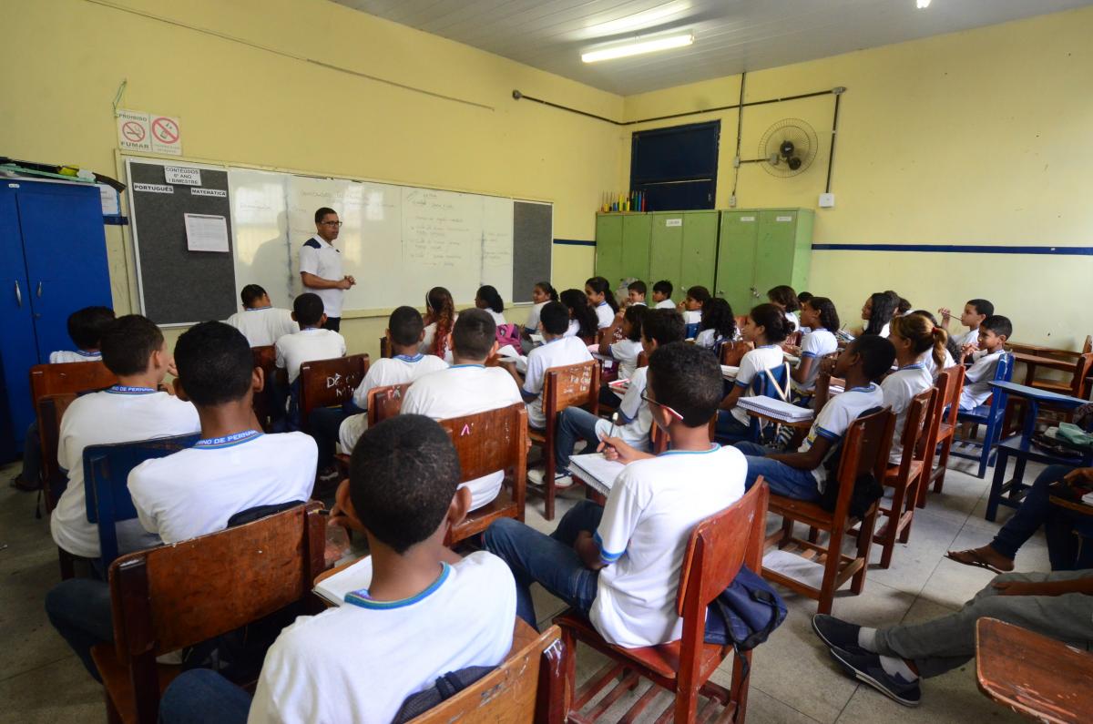 O texto ainda tornou obrigatório o ensino da língua inglesa a partir do sexto ano (Foto: Agência Brasil)