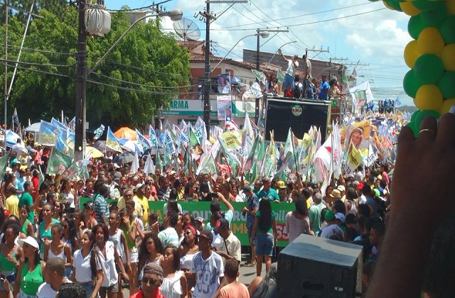 Jailce Andrade arrasta multidão de apoiadores (Foto: reprodução)